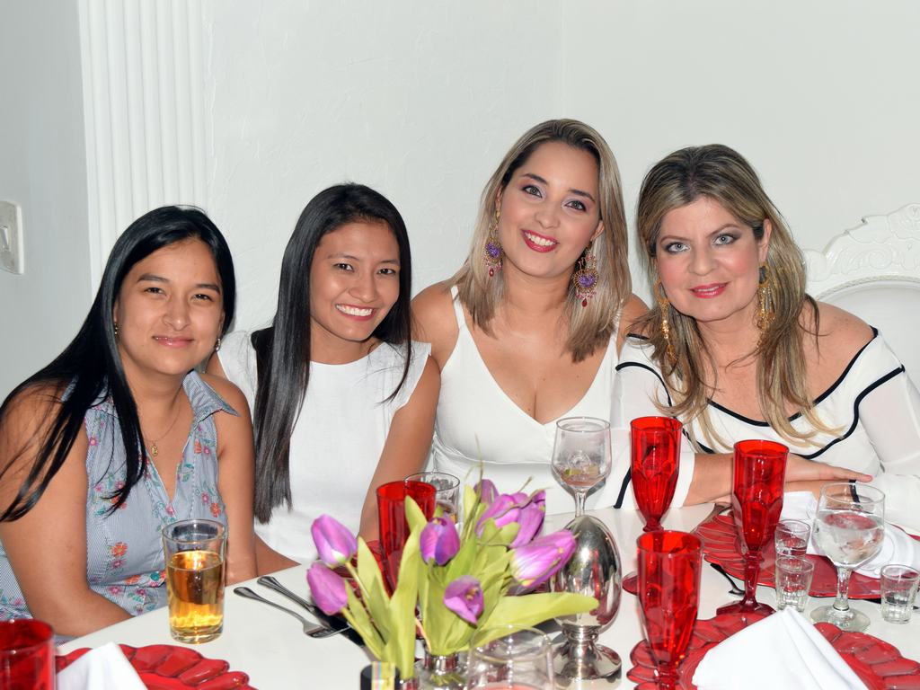 Alexandra Pérez, Valentina Quintero y Mónica Tamayo